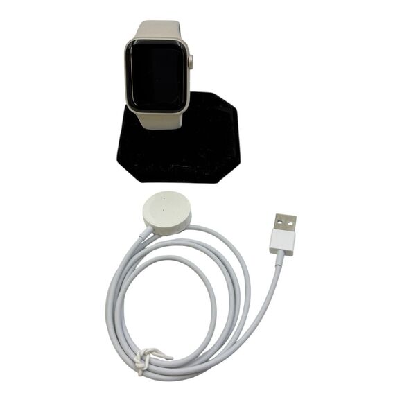 Apple Watch SE 2nd Gen 40MM Silver Aluminum A2722 GPS #2 - Picture 1 of 6